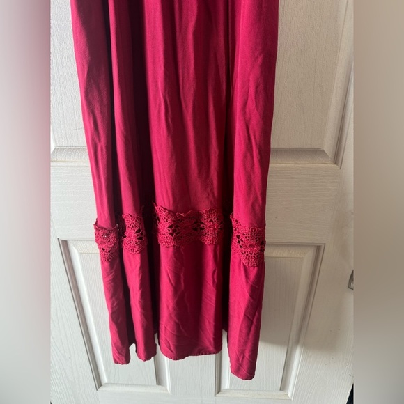 Elegant Red Maxi Dress - Picture 3 of 5